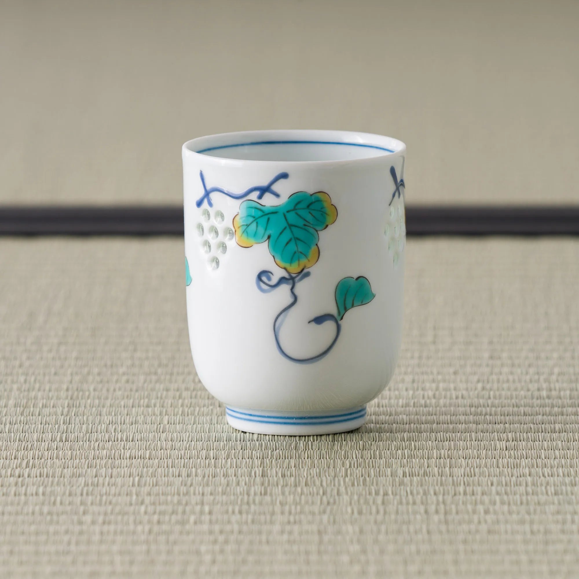 Grapes Crystal Carving Porcelain Yunomi - 190ml – Tezumi