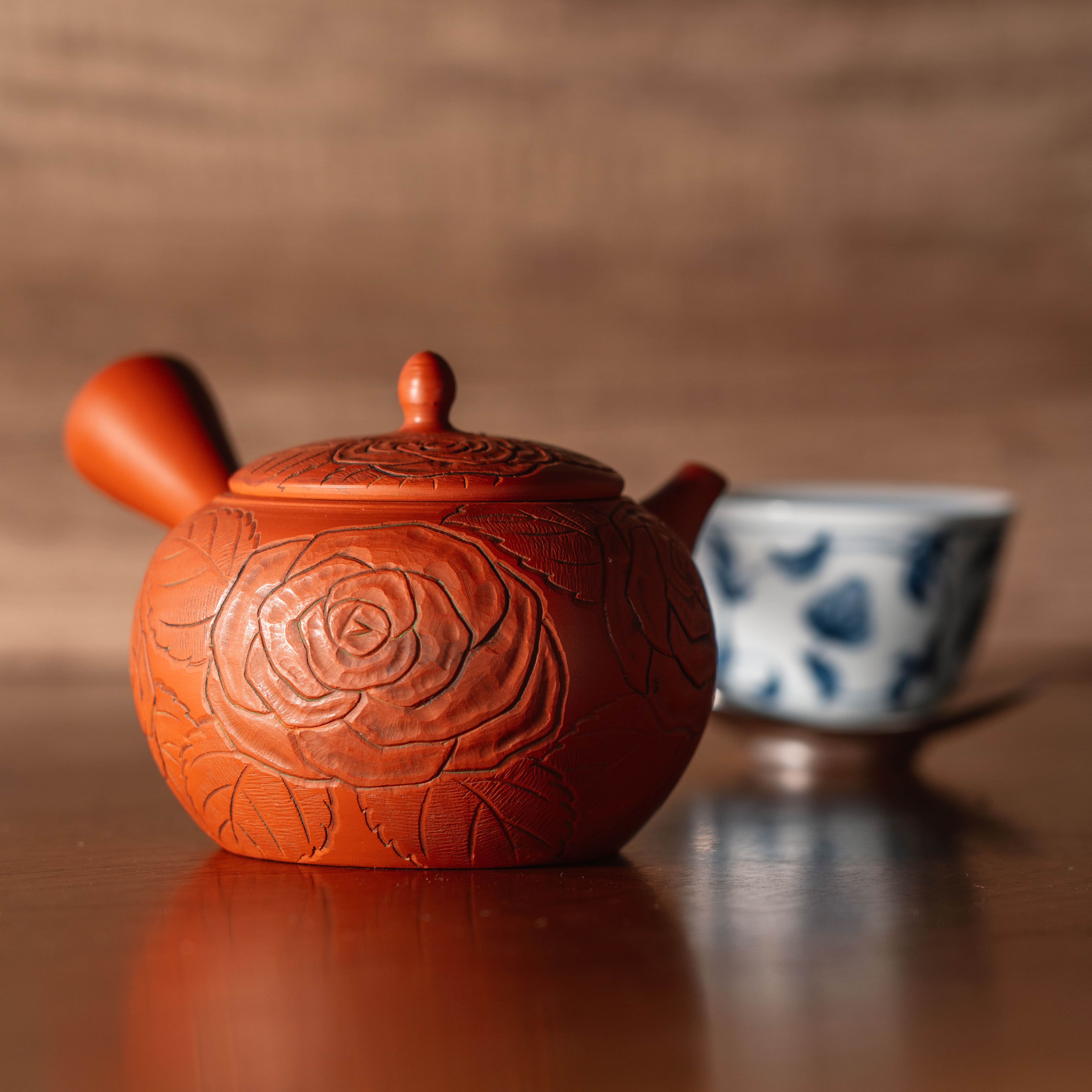 Camellia Flower Engraved Tokoname Kyusu Teapot - Thumbnail 4