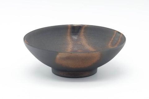 Tezumi — Japanese Matcha Bowl - Hidasuki Rice Straw Ao-Bizen Chawan - 400ml — front view from another angle
