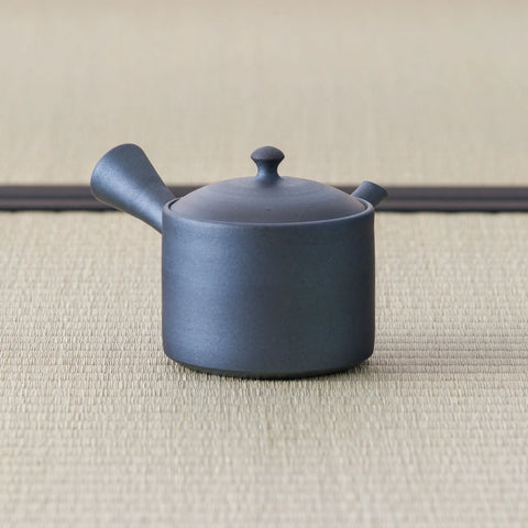 Matte Black Cylindrical Tokoname Teapot - 200ml
