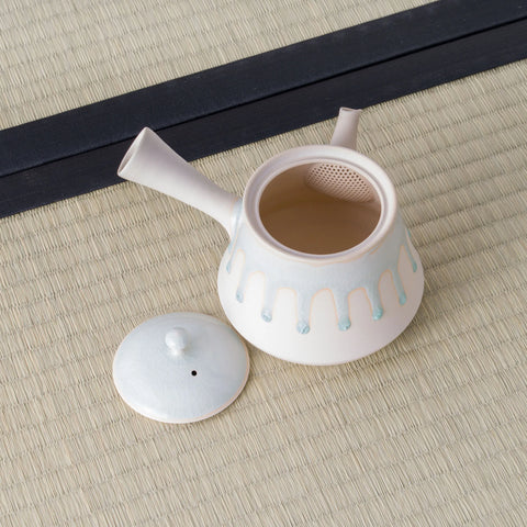 Ash-glazed Mt. Fuji Tokoname Teapot - 230ml