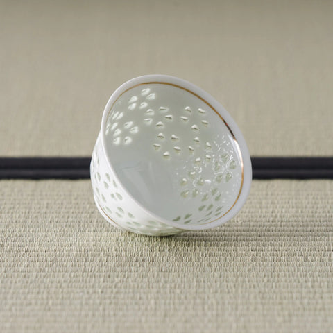 Sakura Crystal Carving Porcelain Kumidashi Teacup - 100ml