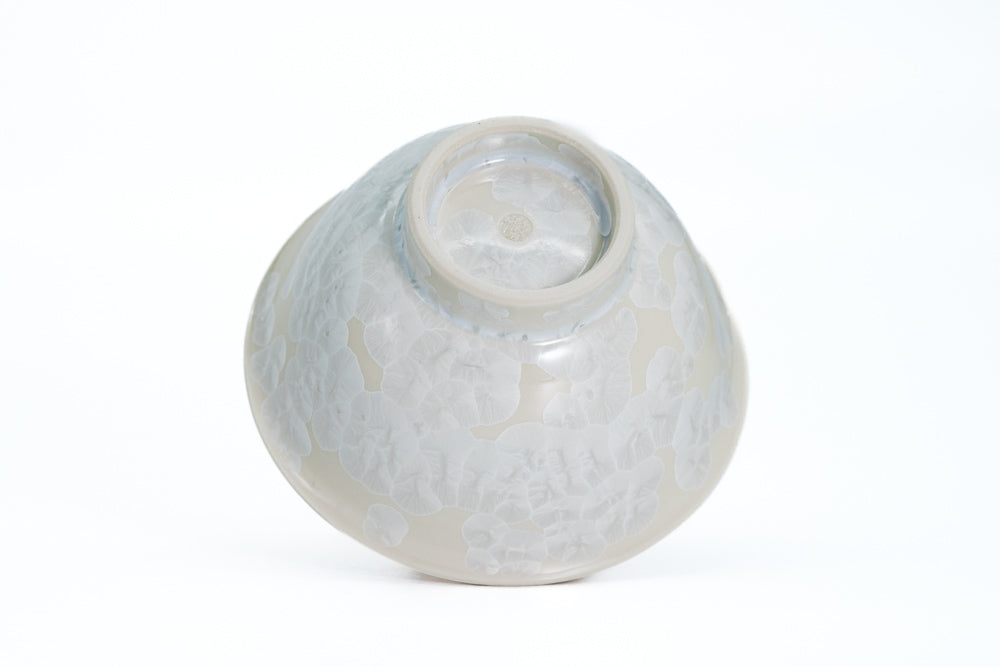 Touan Silvery White Hanakessho Crystal Glaze Yunomi - Thumbnail 3