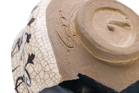 Kutsu-gata Kuro-Oribe Chawan