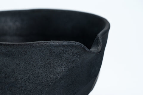 Matte Black Faceted Spouted Matcha Bowl