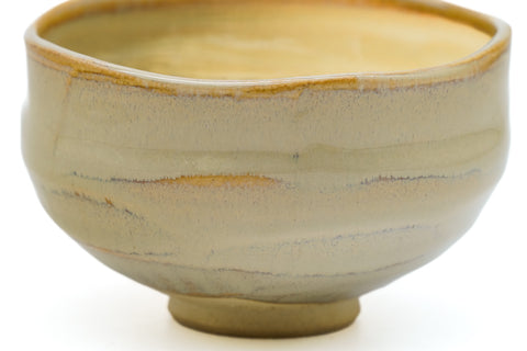 Japanese Matcha Bowl - 赤膚山 Akiyama Kiln - Beige Glazed Akahada-yaki Chawan