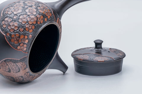 Shōchikubai Engraved Kokudei Tokoname Teapot - 250ml