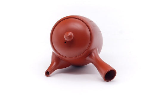 Overhead view of the domed lid and knob.