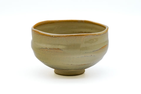 Japanese Matcha Bowl - 赤膚山 Akiyama Kiln - Beige Glazed Akahada-yaki Chawan