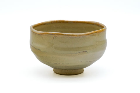 Japanese Matcha Bowl - 赤膚山 Akiyama Kiln - Beige Glazed Akahada-yaki Chawan