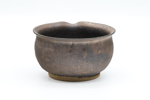 Kurokinsai Spouted Matcha Bowl