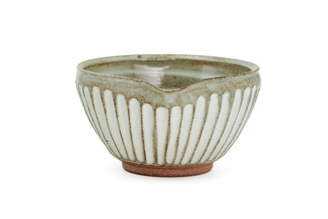 Shinogi Spouted Matcha Bowl