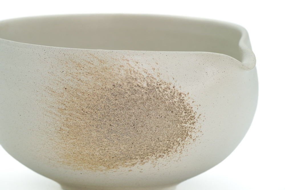 Ash-splattered Spouted Matcha Bowl - Thumbnail 2