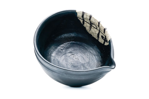 Kuro-Oribe Spouted Matcha Bowl - 350ml