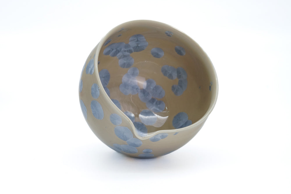 Touan Icy Blue Hanakessho Crystal Glaze Spouted Matcha Bowl - Thumbnail 4