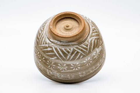 Japanese Matcha Bowl - Brown Chrysanthemum-stamped Mishima Wan-nari Chawan - 475ml