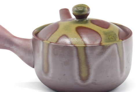 Tezumi — Japanese Kyusu - Ash Glazed Banko Mesh Teapot - 220ml — closeup of the base