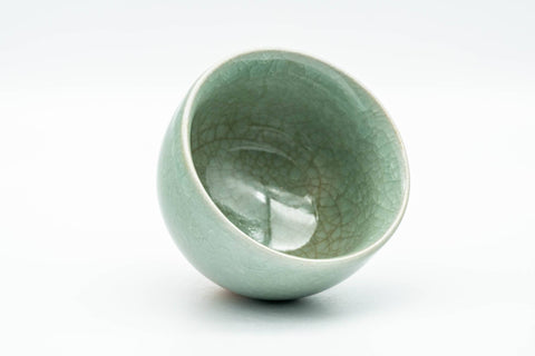 Tezumi — Japanese Teacup - Mint Green Celadon Glazed Yunomi - 130ml — three-quarter view