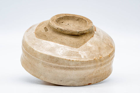 Underside of the chawan showing the foot ring and base.