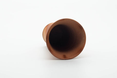 Tezumi — Japanese Teacup - Tall Orange Hidasuki Bizen-yaki Yunomi - 240ml — three-quarter view