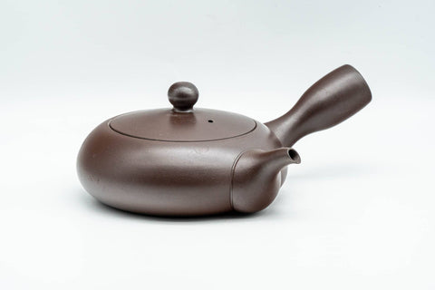 Tezumi — Japanese Kyusu - Flat Hira-gata Banko-yaki Debeso Teapot - 160ml — side view with the lid and side handle