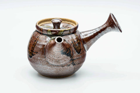 Top view of the kyusu showing its wide mouth, lid on.