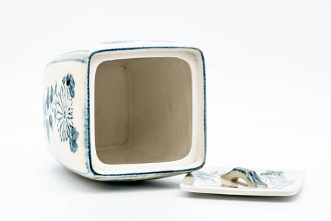 Japanese Mizusashi - 加藤五陶 Katou Gotou - Annan-style Chrysanthemum Porcelain Fresh Water Container  - 1300ml