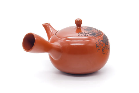 Tezumi — Japanese Kyusu - Engraved Floral Red Shudei Tokoname Mesh Teapot - 320ml — top-down view of the lid