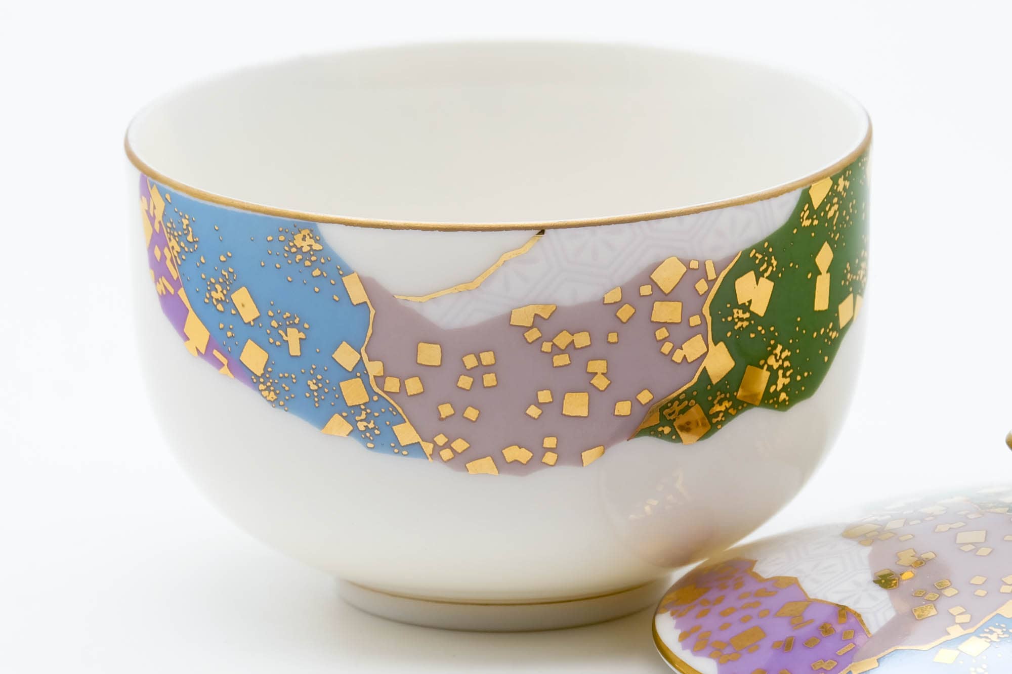 Japanese Teacup - Wavy Patterned Porcelain Arita-yaki Yunomi - 130ml
