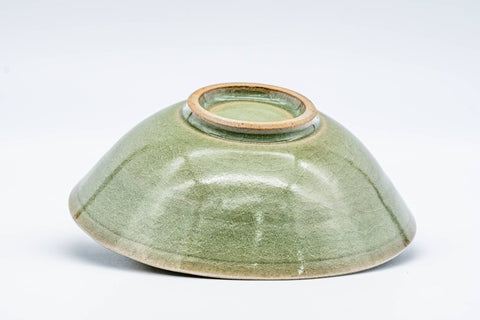 Tezumi — Japanese Matcha Bowl - Green Celadon Hira-gata Chawan - 150ml — three-quarter view