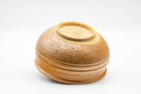 Tezumi — Japanese Kensui - 赤膚山 Akahada-yaki - Beige Spiraling Water Bowl - 550ml — top-down view of the interior