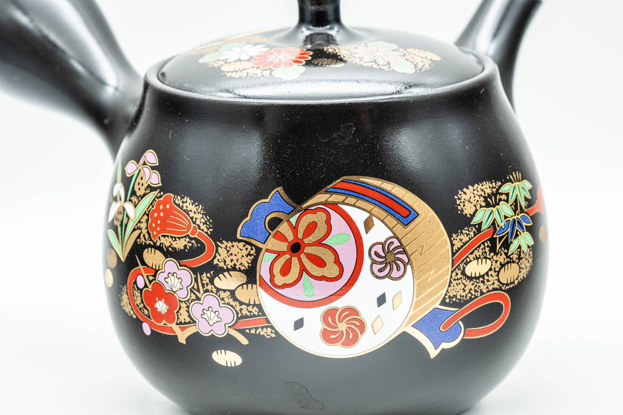 Japanese Kyusu - Floral Black Kurodei Tokoname-yaki Teapot - 400ml - Tezumi