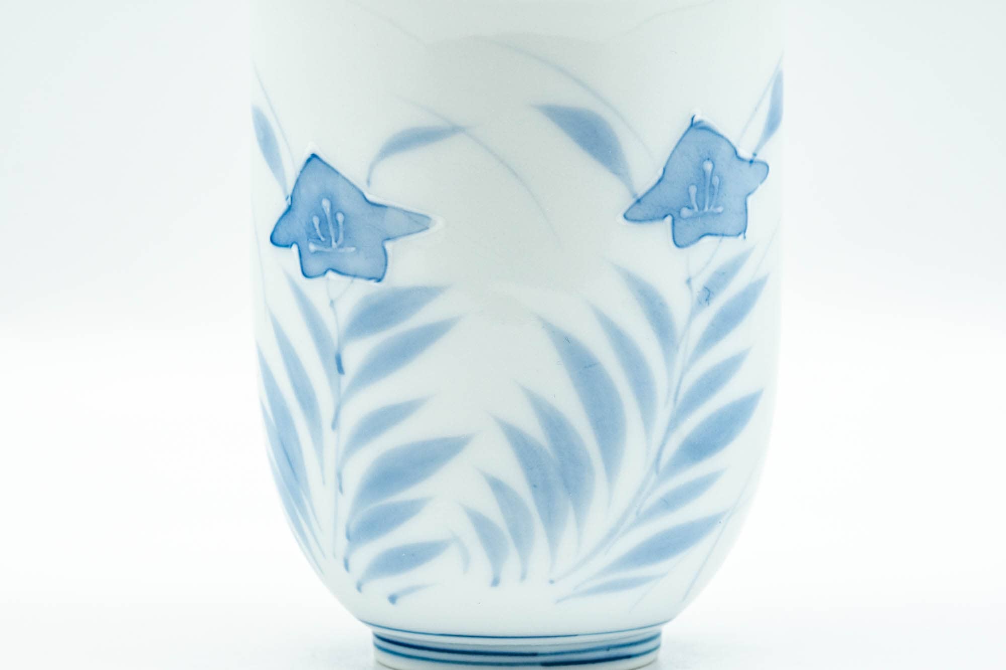 Japanese Teacup - Blue Floral Arita-yaki Lidded Yunomi - 170ml