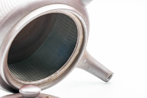 Tezumi — Japanese Kyusu - Engraved Banko-yaki Obi-ami 360 Strainer Teapot - 325ml — side profile showing the spout and handle