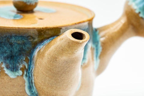 Japanese Tea Set - Agano-yaki Blue Drip-Glazed Do-ake Kyusu Teapot with 2 Yunomi Teacups - teapot side view with the lid and handle