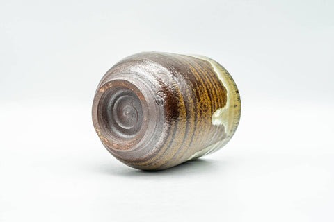 Japanese Teacup - Large Brown Beige Drip-Glazed Yunomi - 240ml - underside view showing the footring