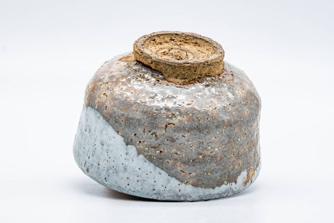 Tezumi — Japanese Matcha Bowl - Coarse Clay Hantsutsu-gata - Hagi-yaki Chawan - 400ml — inverted showing the foot ring
