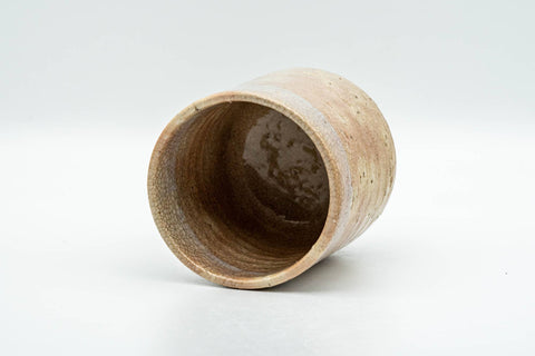 Tezumi — Japanese Teacup - Beige Drip-Glazed Gohonte Weathered Hagi-yaki Yunomi - 170ml — three-quarter view