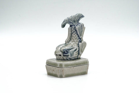 Japanese Kogo - 河村硯山 Kawamura Kenzan - Shachihoko Seto-yaki Incense Container