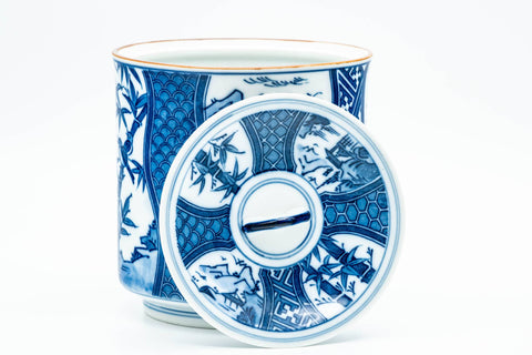 Japanese Mizusashi - Bamboo Geometric Patterned Arita-yaki Fresh Water Jar - 1200ml - overhead view of the lid