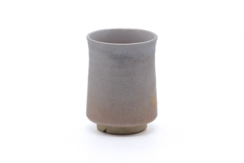 Tezumi — Japanese Teacup - Beige White Weathered Hagi-yaki Yunomi - 160ml — front view from another angle