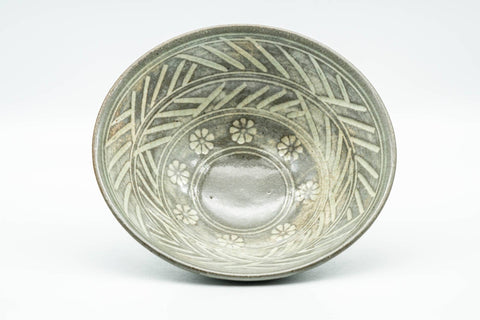 Tezumi — Japanese Matcha Bowl - White Chrysanthemums Geometric Patterned Summer Chawan - 150ml — three-quarter view