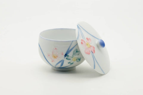 Japanese Teacup - Floral Blue White Porcelain Arita-yaki Lidded Yunomi - 100ml