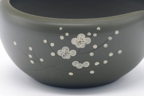 Tezumi — Japanese Katakuchi - Plum Blossoms Ryokudei Tokoname Water Cooler - 180ml — closeup of the foot