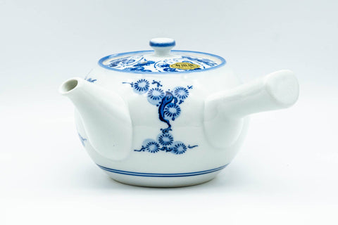 Tezumi — Japanese Kyusu - Flowers and Villagers Porcelain Arita-yaki Debeso Teapot - 300ml — top-down view of the lid