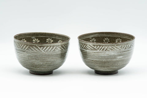 Japanese Teacups - Pair of White Floral Hakeme Yunomi - 150ml