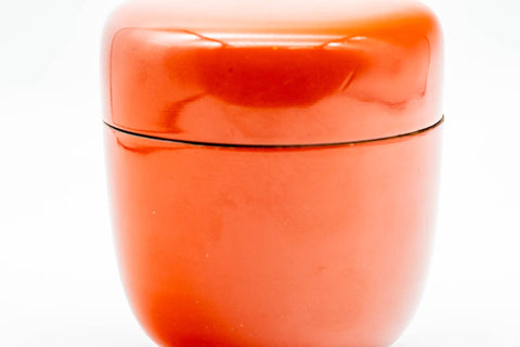 Japanese Natsume - Orange Lacquered Matcha Tea Caddy - 100ml - three-quarter view of the closed caddy