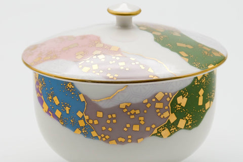 Japanese Teacup - Wavy Patterned Porcelain Arita-yaki Yunomi - 130ml