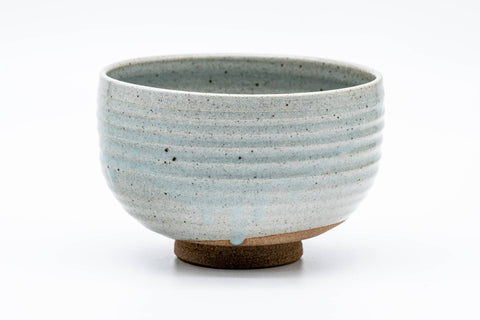 Japanese Matcha Bowl - Grey Mottled Karatsu-yaki Hantsutsu-gata Chawan - 475ml - front view showing the mottled glaze and rim