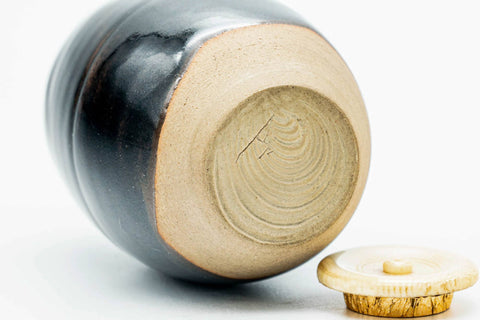 Japanese Chaire - 桶谷定一 Teiichi Oketani - Black Drip-Glazed Katatsuki Kyo-yaki Tea Canister with Shifuku
